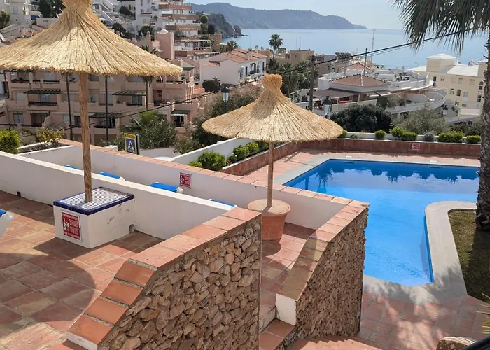 Lovely At Burriana Nerja